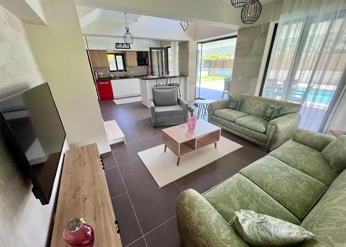 Albaker Πλωτό κατάλυμα Φετιγιέ